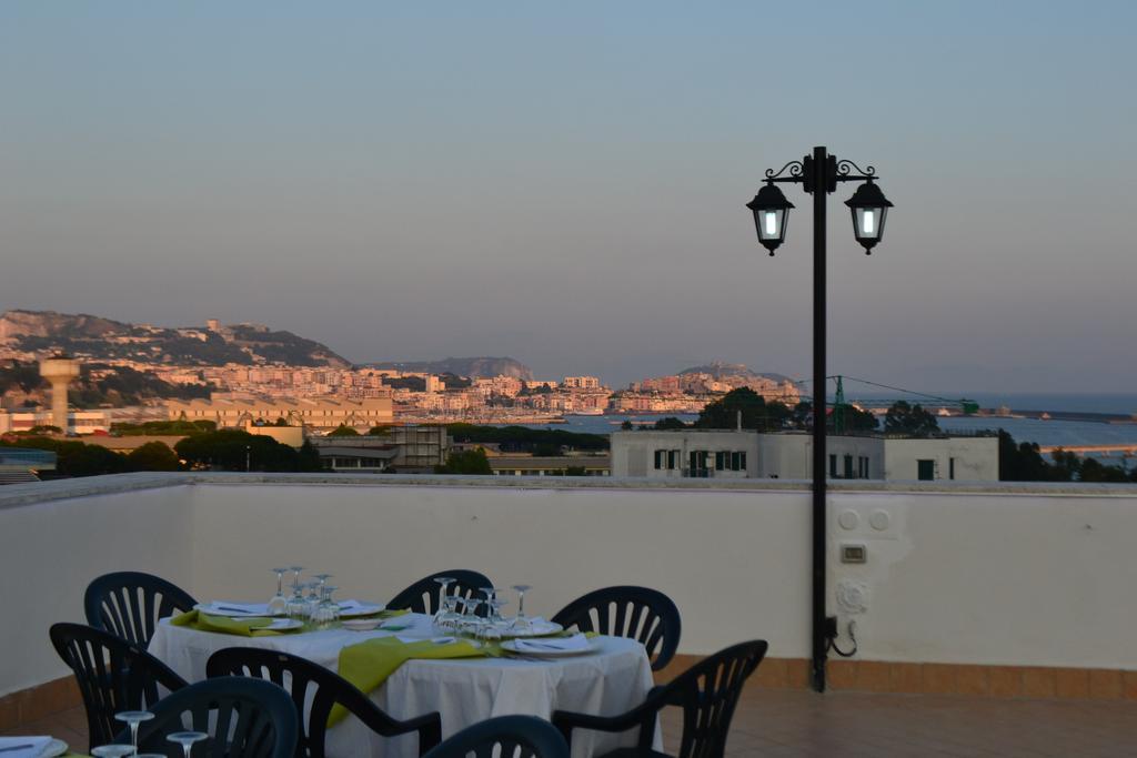 Hotel Santa Marta Pozzuoli Bagian luar foto