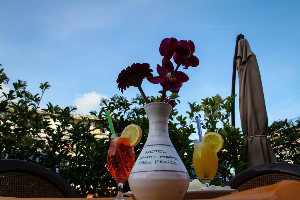 Hotel Santa Marta Pozzuoli Bagian luar foto